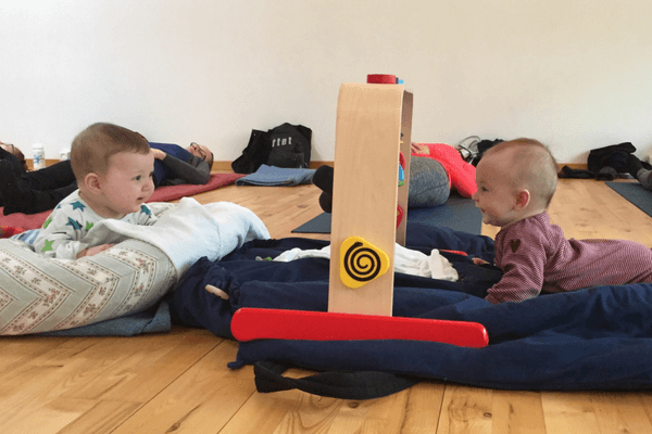 Babyer med til yogatræning i Odense